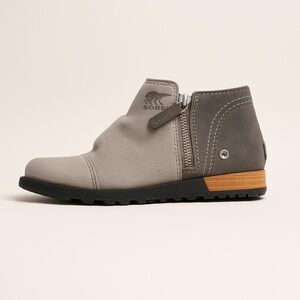 Sorel gray major low cut bootie ❤️